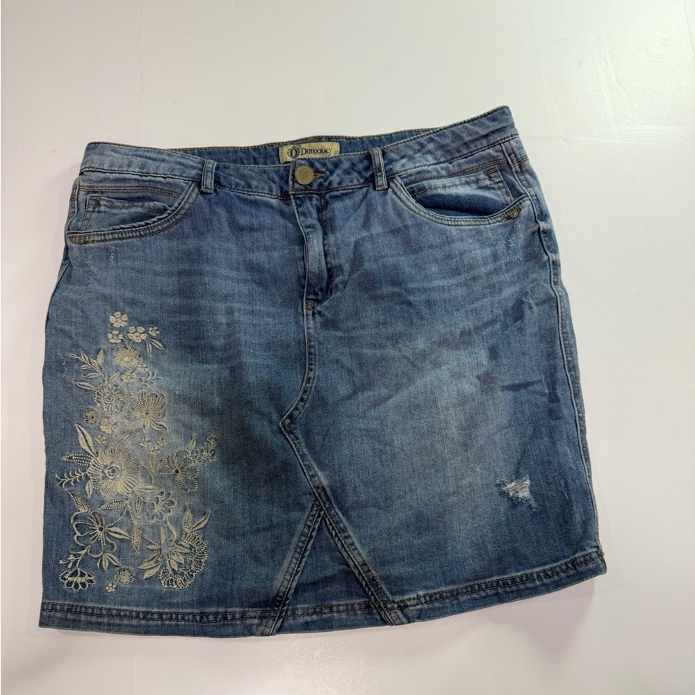 Democracy Jeans Denim Blue Floral Embroidered Mini Skirt